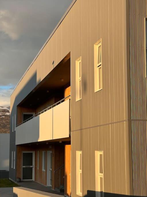Nice & Cozy Two Bedroom Apartment With A Balcony Akureyri Eksteriør bilde